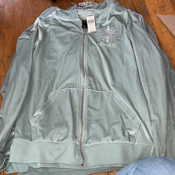 Disney her universe frozen Elsa portrait zippered hoodie arendelle - Picture 6 of 7